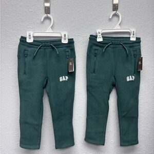 NWT GapFit 2T Fleece Sweat Pants x2 w Bilateral Zip Pockets in Forrest Green